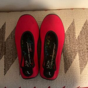 Arcopedico Easy Step Neoprene Flats-RED